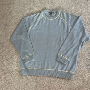 Saks 5th Ave., Cashmere men’s crewneck
2XL